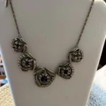Featured thumbnail for Collier Plastron Vintage Creations Georgianni Cristaux Strass Fait Main Canada