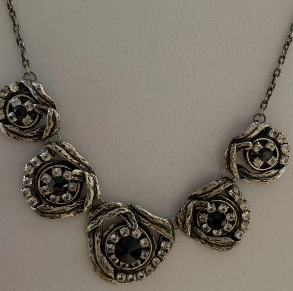 Image for Collier Plastron Vintage Creations Georgianni Cristaux Strass Fait Main Canada