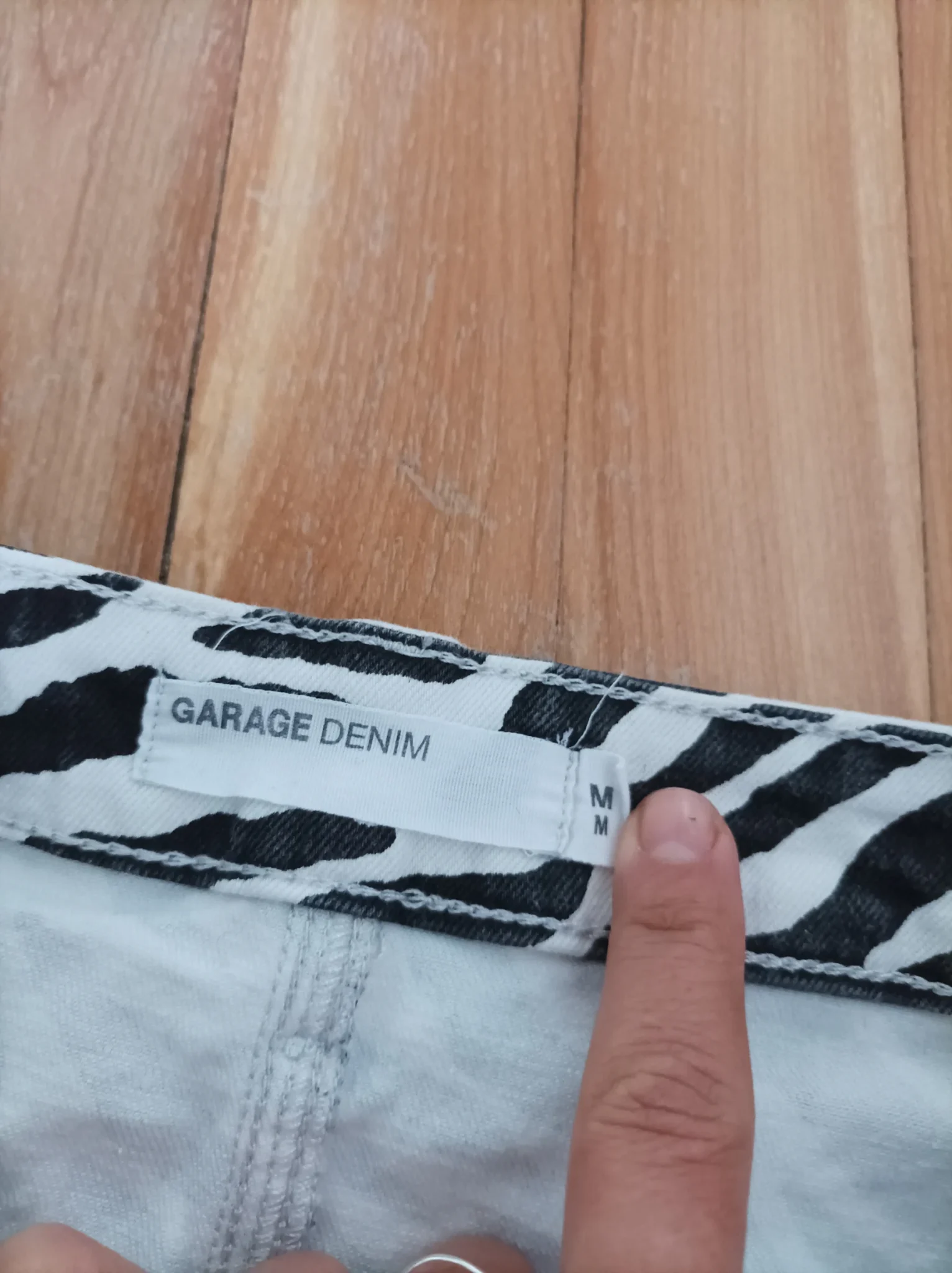 Image for Garage Denim zebra-print denim skirt – size M