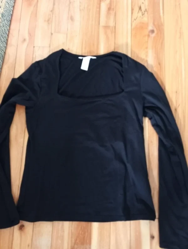 Featured image for Black long-sleeved top with a low-cut square neckline – size M