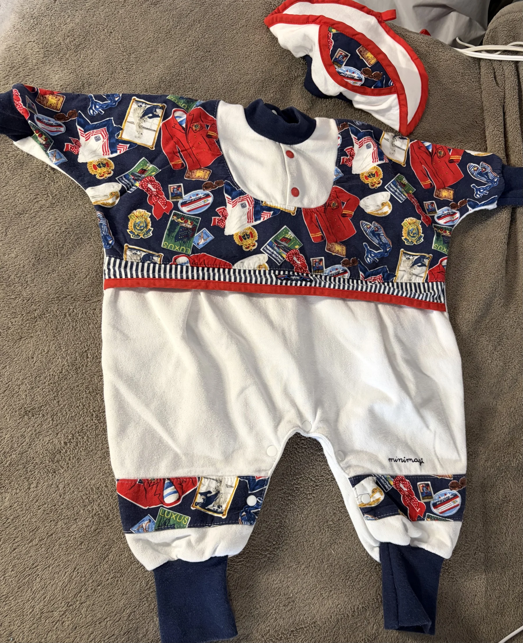 MINIMAXI vintage baby pyjama and beret set – Made in Canada – 12 months *Other seconde main
