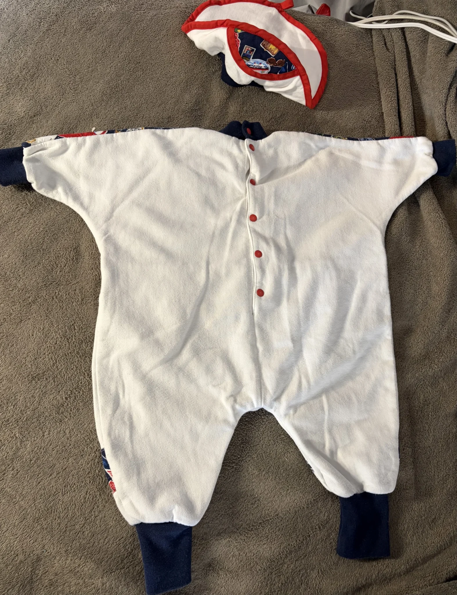 Image for MINIMAXI vintage baby pyjama and beret set – Made in Canada – 12 months