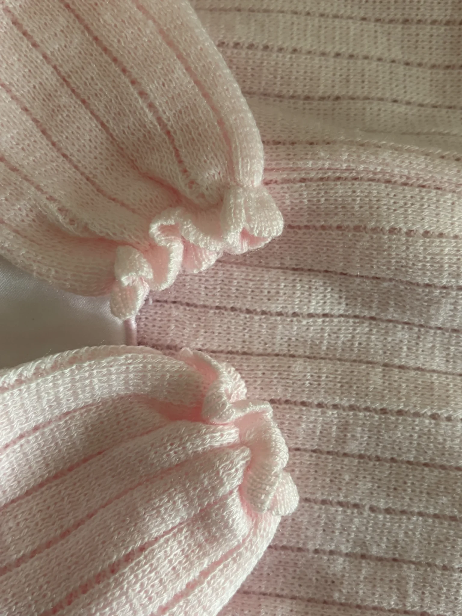 Image for Beautiful vintage pink knitted pyjamas / romper – 3 months
