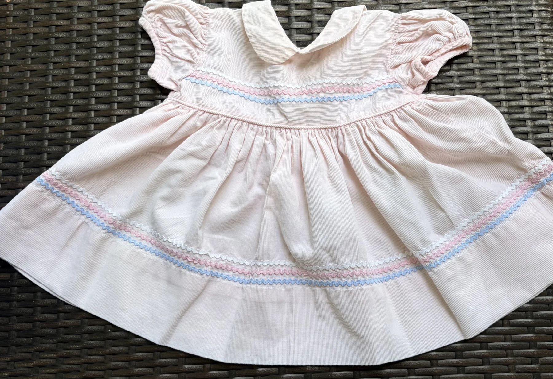 Vintage TLC dress in pink corduroy with a crossover neckline, size 18M *Other seconde main