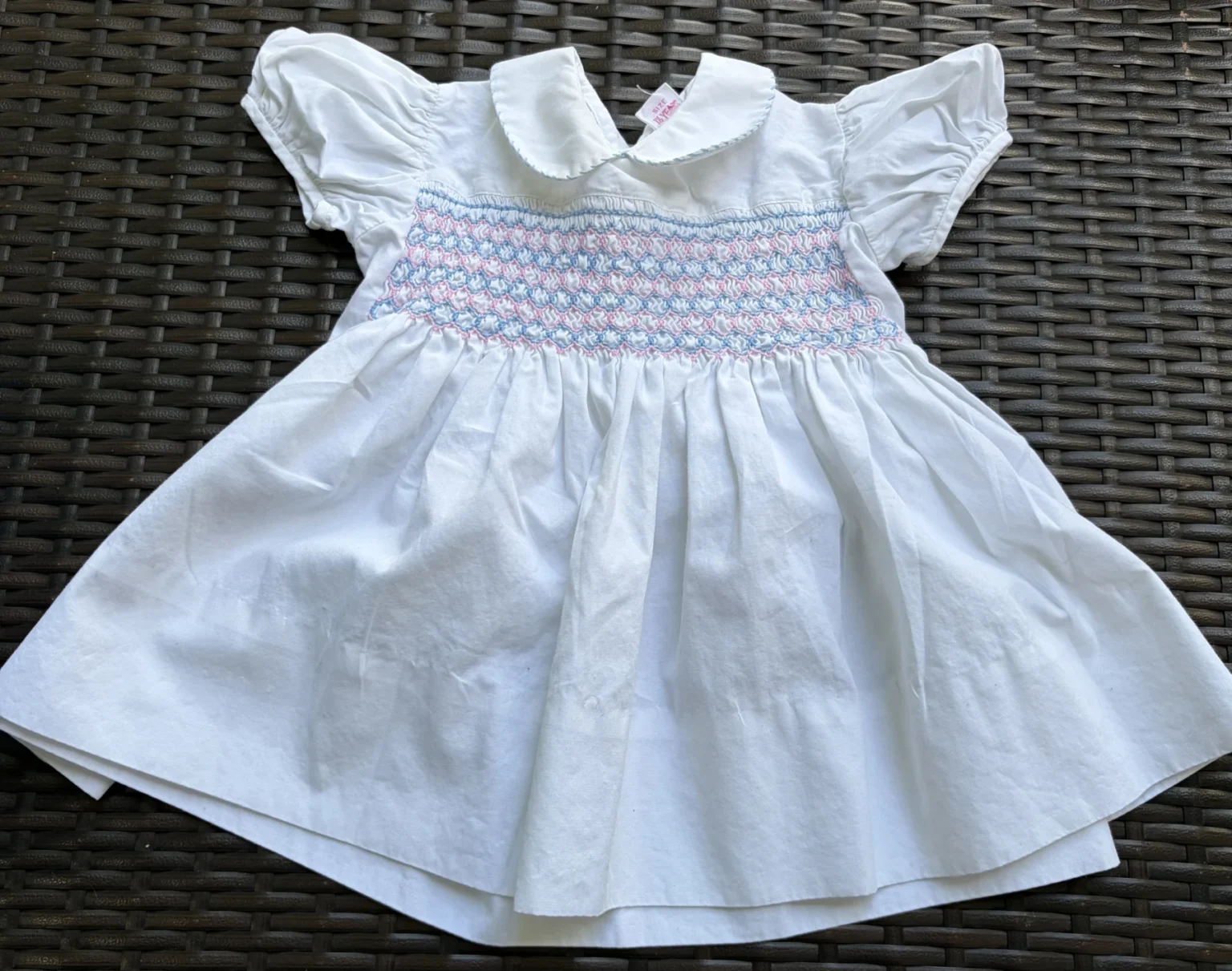 Featured image for Handmade vintage smocked dress ‘Tic Toc’ – Size 18 months (1½ years)