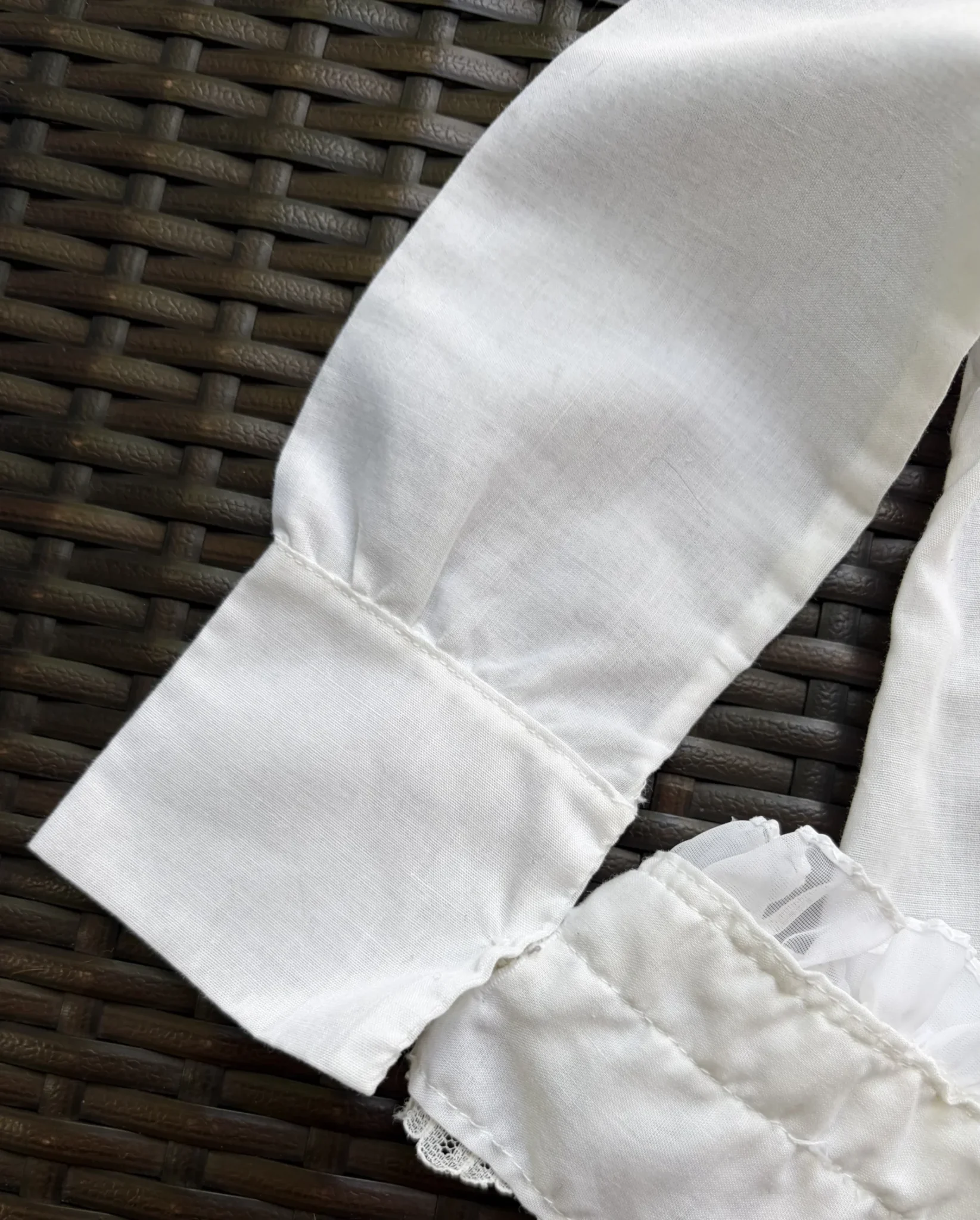 Image for Vintage formal shirt for babies (9–12 months) – Removable lace cuffs