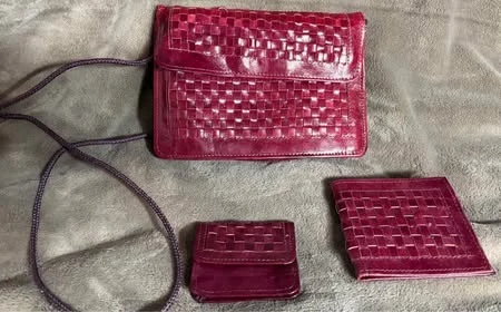Stunning 3-piece vintage set in braided leather – Berry/Fuchsia colour (bag, wallet, purse) *Other seconde main