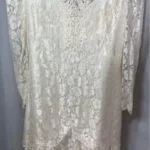 Featured thumbnail for 1980s Vintage Lace and Beaded Wedding Dress – William S. (Made in Canada) – Size S / 4–6