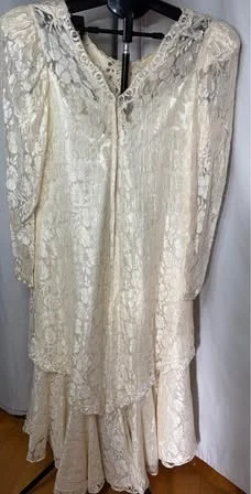 Image for 1980s Vintage Lace and Beaded Wedding Dress – William S. (Made in Canada) – Size S / 4–6