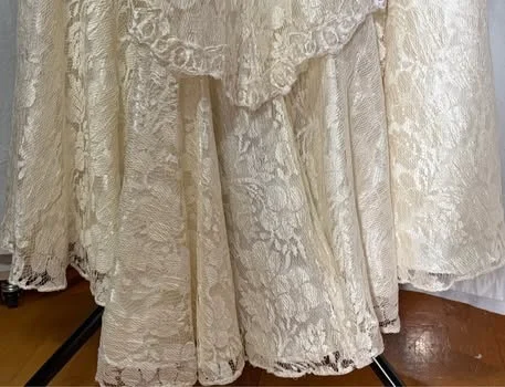 Image for 1980s Vintage Lace and Beaded Wedding Dress – William S. (Made in Canada) – Size S / 4–6