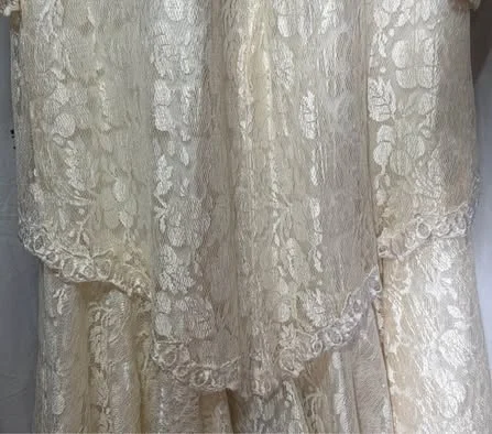 Image for 1980s Vintage Lace and Beaded Wedding Dress – William S. (Made in Canada) – Size S / 4–6