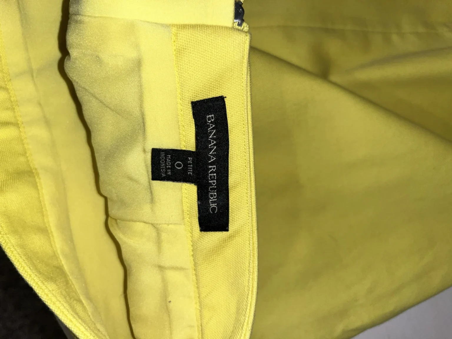 Image for Banana Republic Scalloped Pencil Mini Skirt, Yellow, Size 0