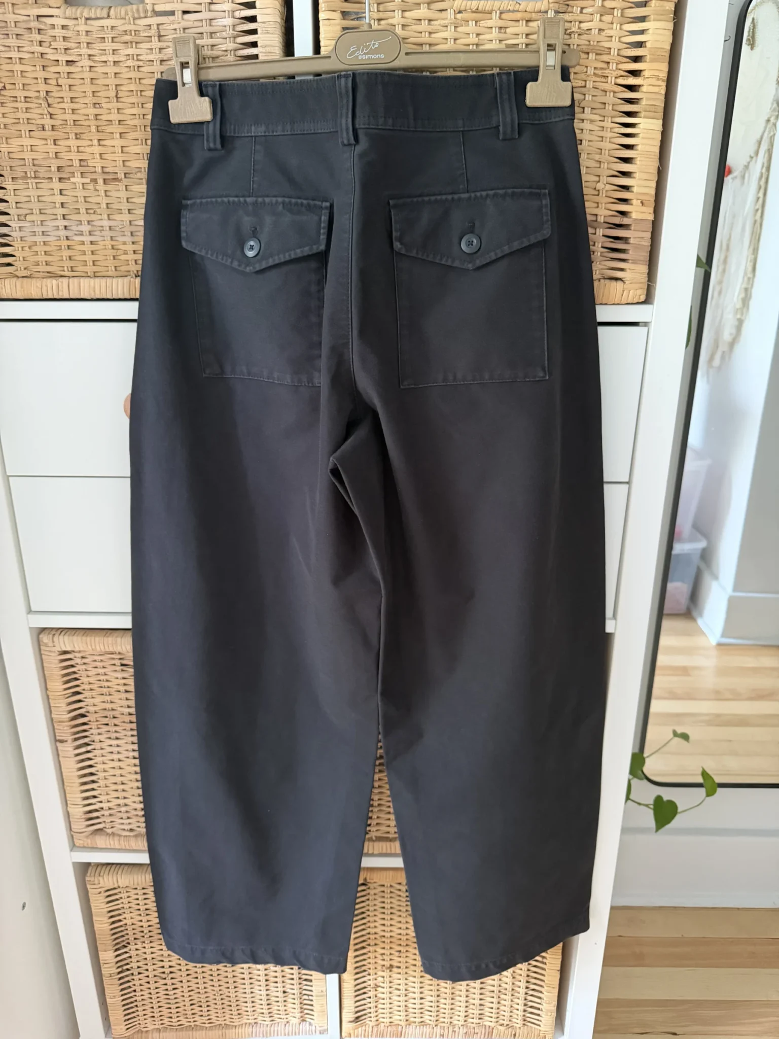 Image for Uniqlo balloon trousers