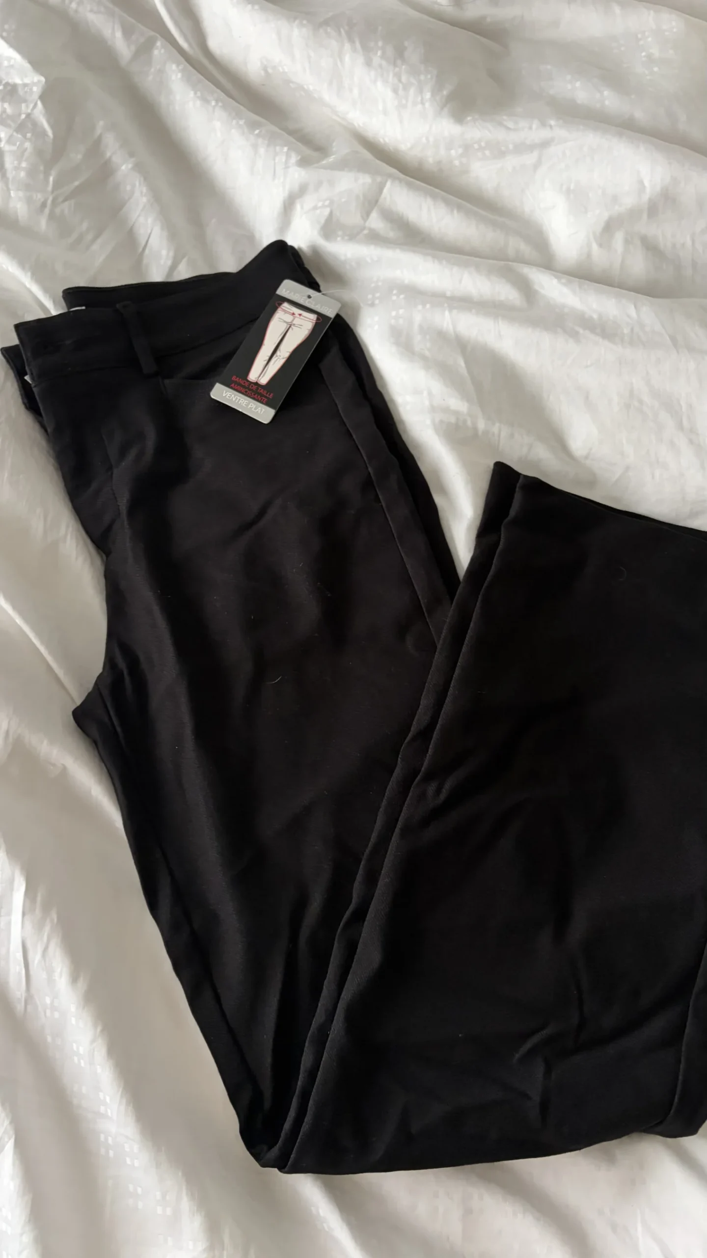 Black straight-leg trousers *Other seconde main