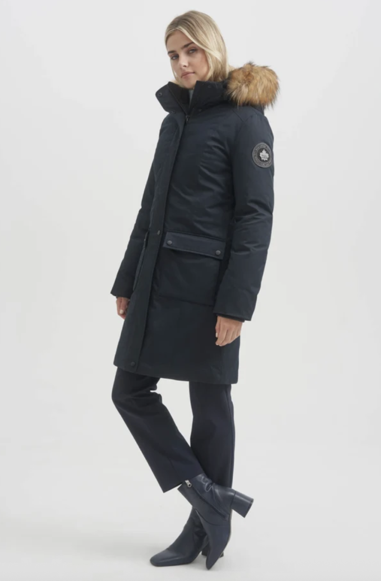 Featured image for manteau toboggan bleu marine avec capuche en fourrure