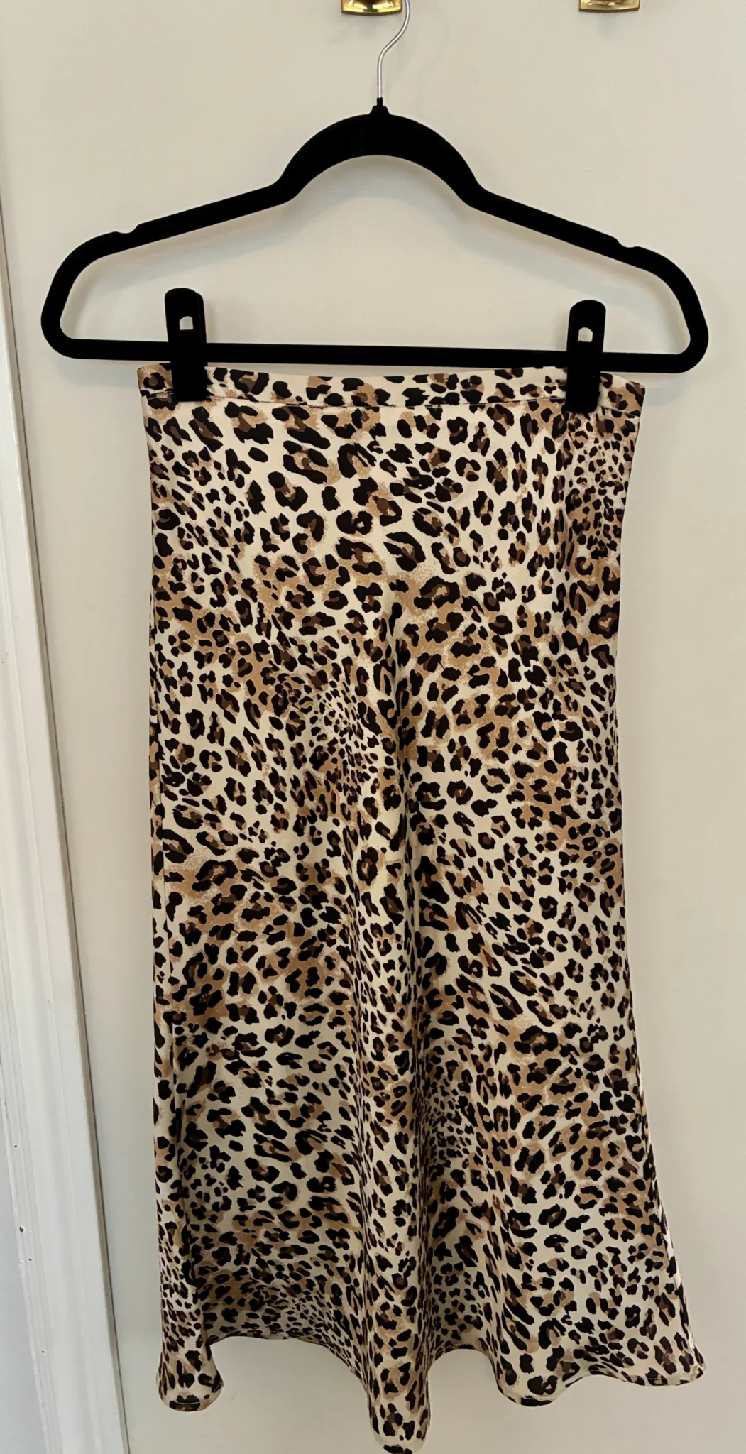 Image for Jupe midi en satin à motif léopard