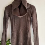 Featured thumbnail for Chandail de laine brun Le Chateau