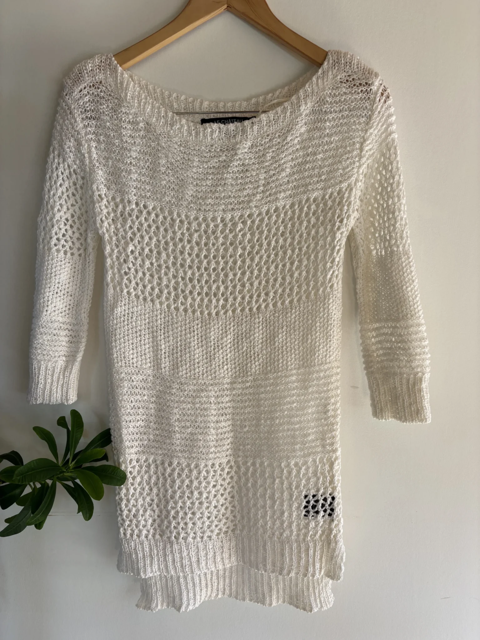Featured image for Chandail en tricot blanc Le Chateau