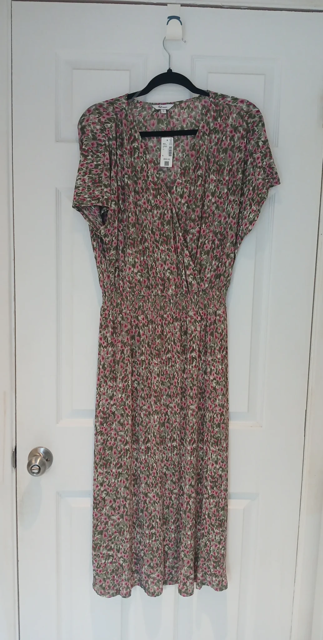 Featured image for Long dress with 🌸 patterns