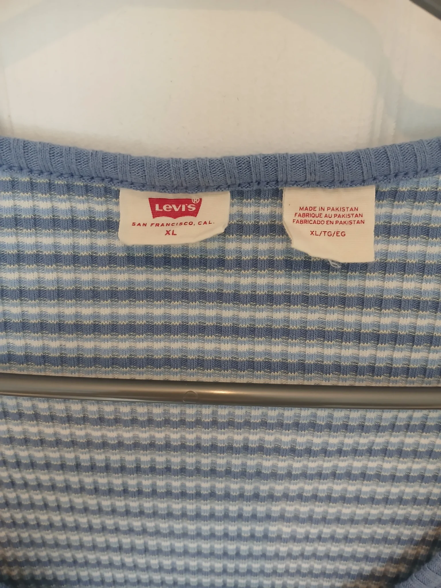 Image for Striped long-sleeved crop top