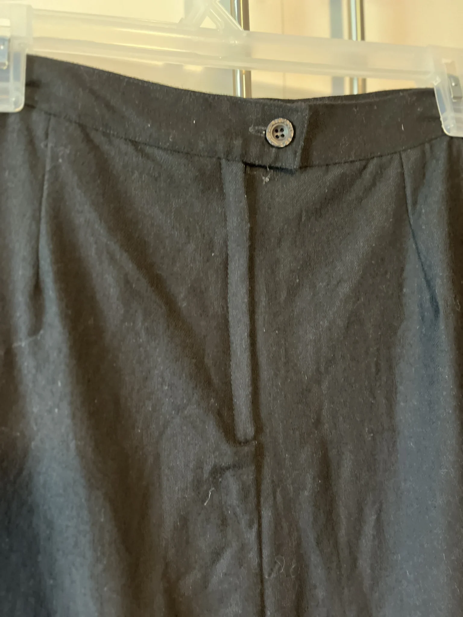 Image for Black mid-length skirt, size 8–10 – 100% wool – Made in Canada – Maxcella Priari Paris
