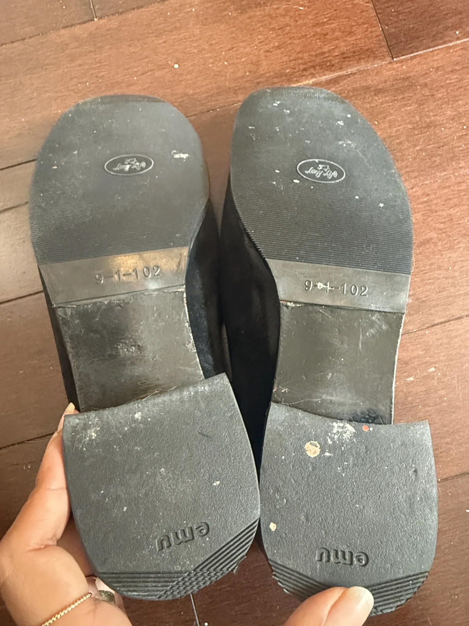 Image for Low-heeled loafers