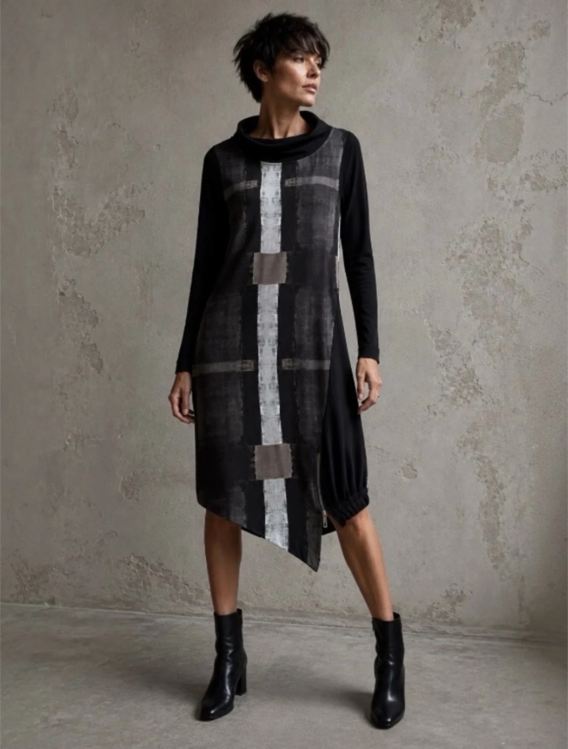 Naya abstract print dress – Size Small – Black, taupe and grey – Funnel neck – Made in Poland *Other seconde main