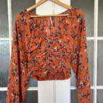 Thumbnail for Floral blouse with puffed sleeves
