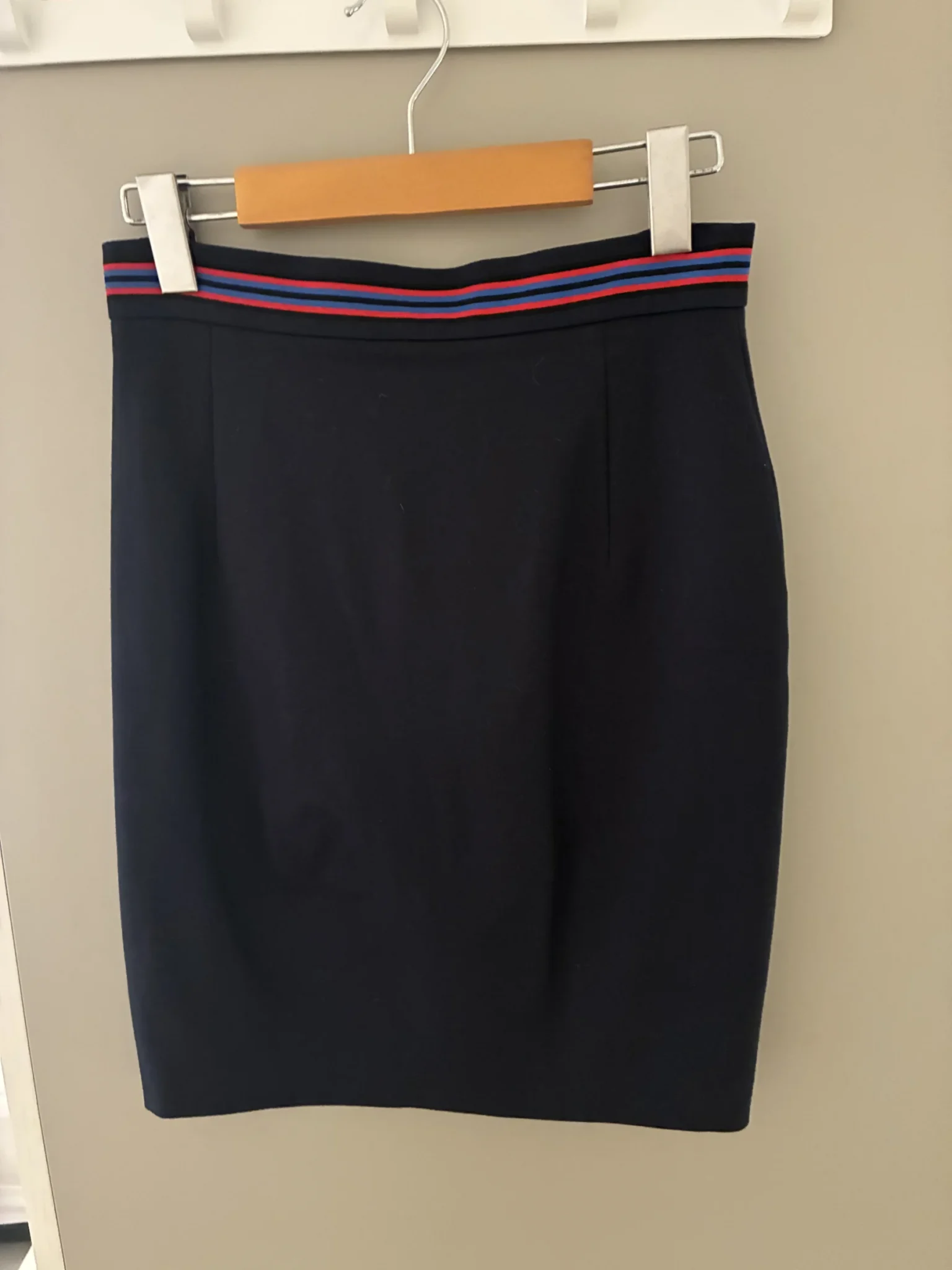 Image for Flattering navy Escada skirt that accentuates the waist