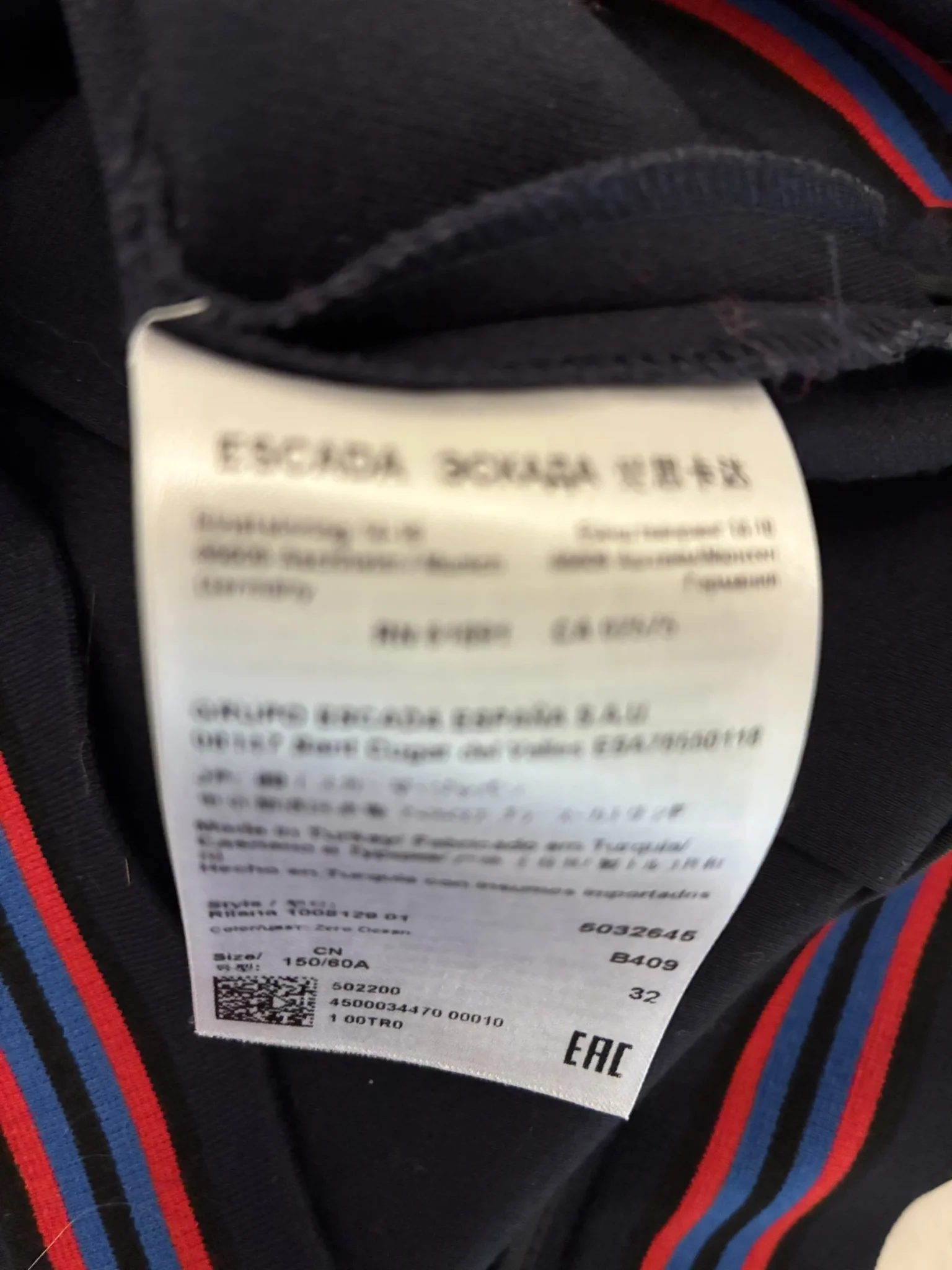 Image for Flattering navy Escada skirt that accentuates the waist