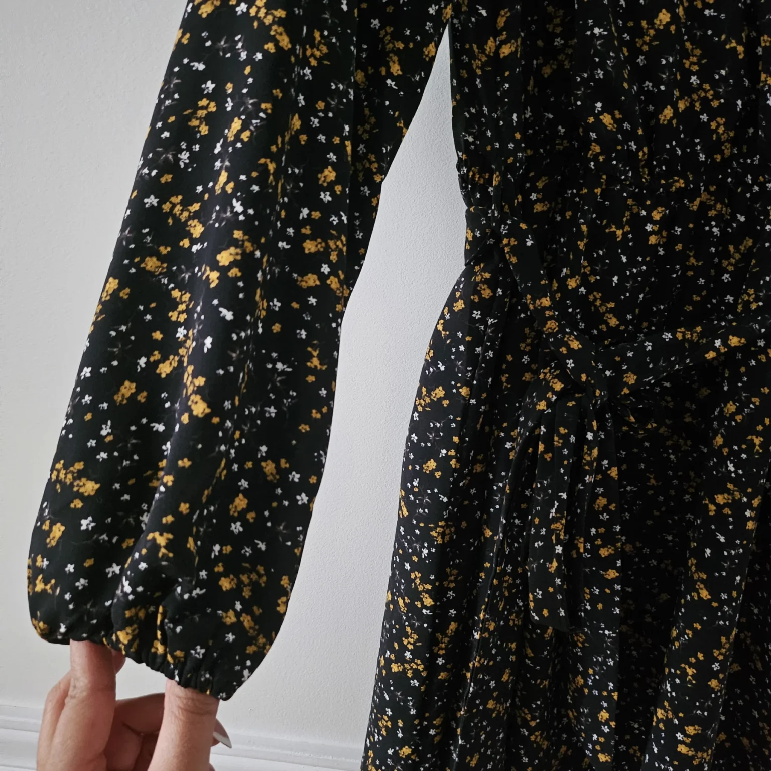 Image for Floral dress with puffed sleeves