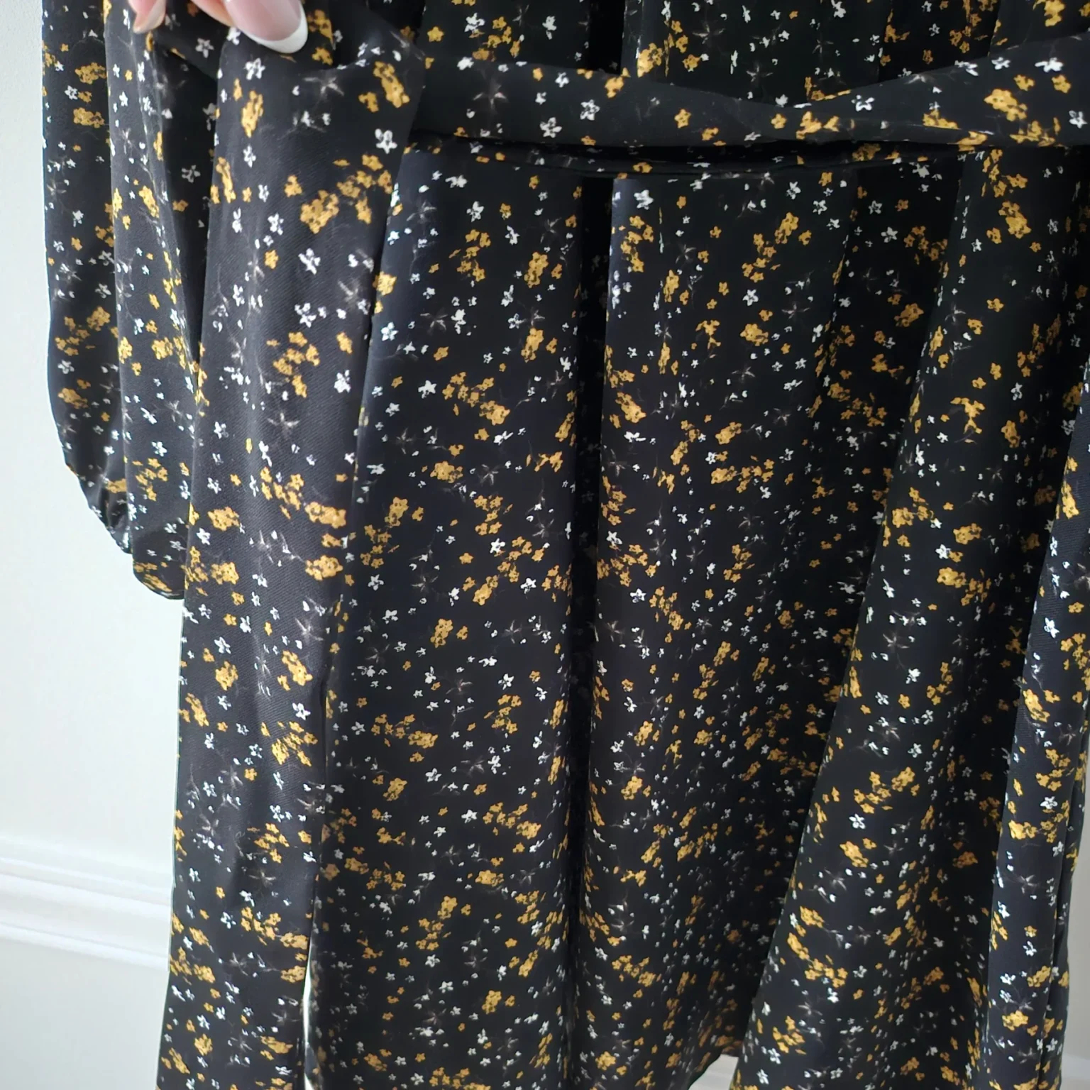 Image for Floral dress with puffed sleeves