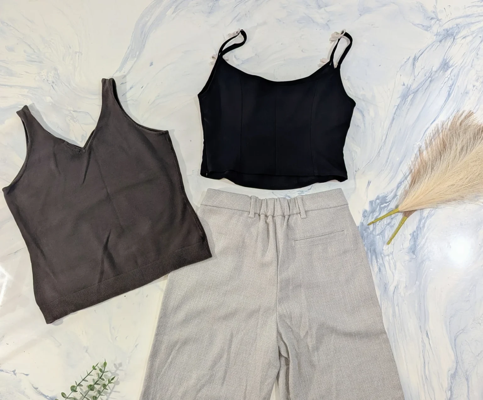Image for 3-piece set: Old Navy trousers (size M) + 2 GAP/Motel camisoles
