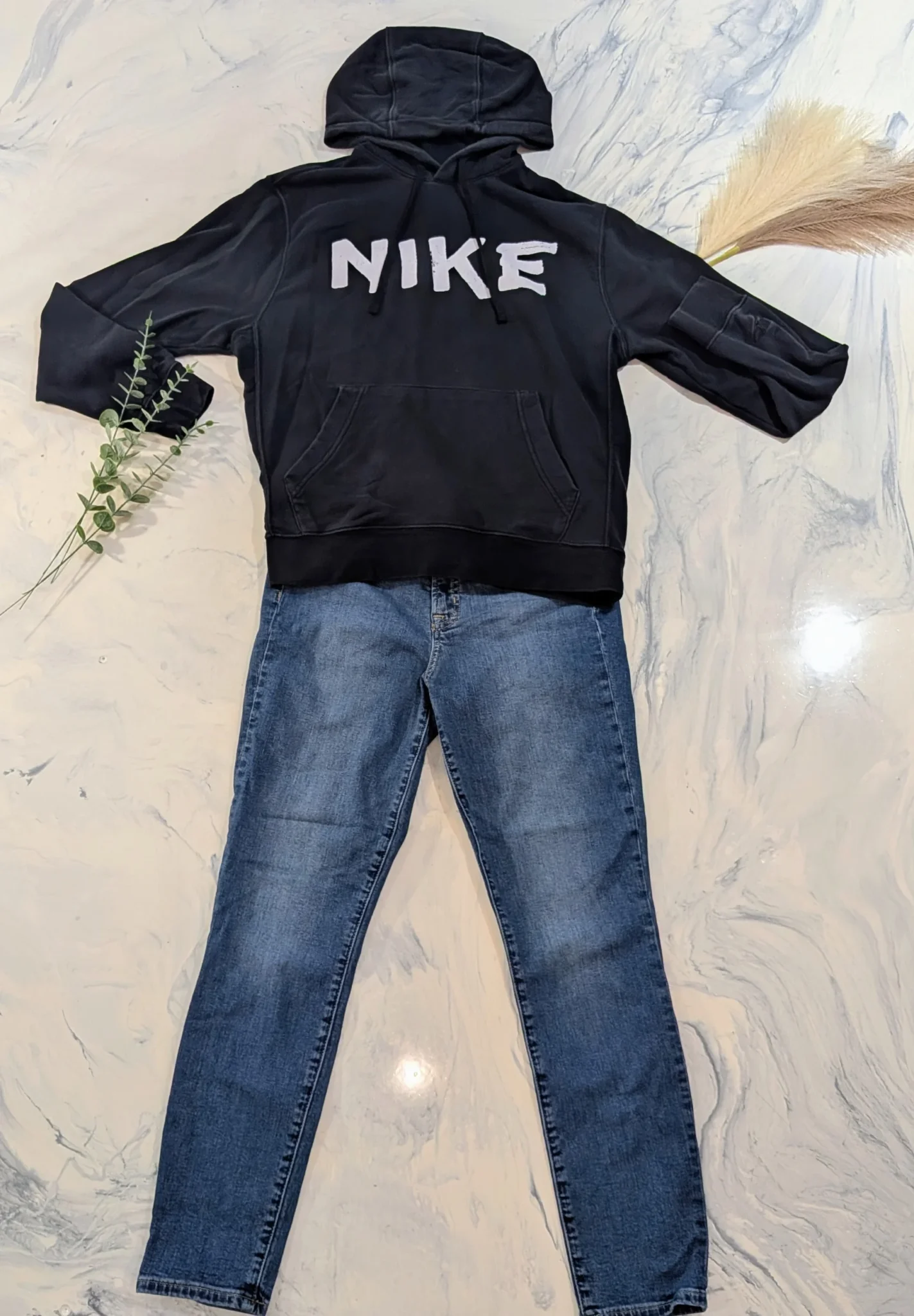 Image for Complete Outfit M – Black NIKE Hoodie with White Logo + GAP True Skinny Jeans, size 30