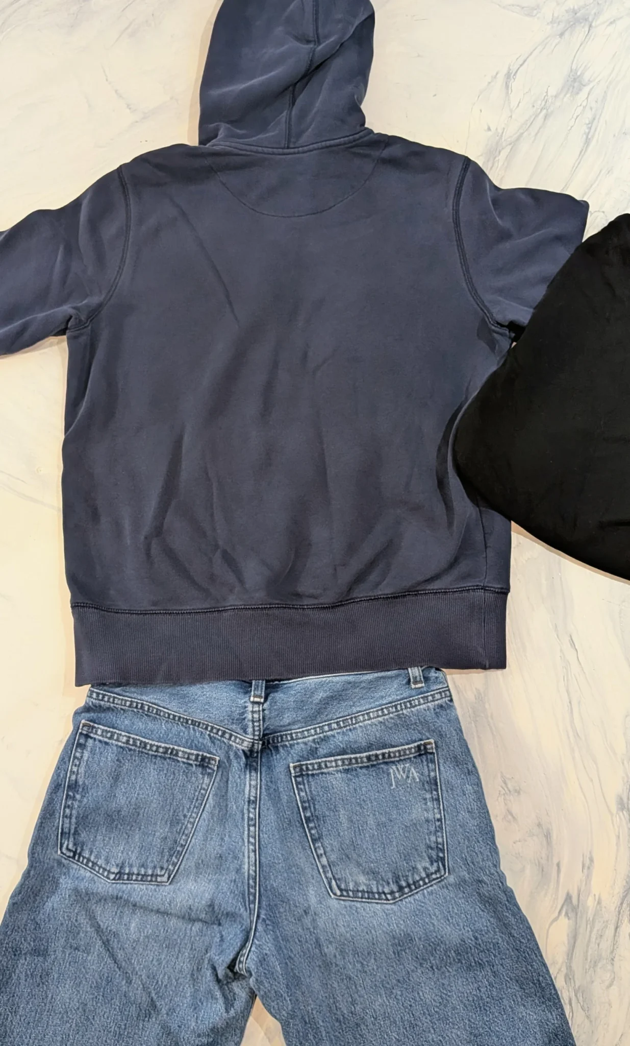 Image for Men’s Sports Outfit / Size 30 – NIKE Yankees hoodie + NY T-shirt + UNIQLO x JW ANDERSON jeans