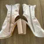 Thumbnail for Champagne-coloured satin heeled shoes