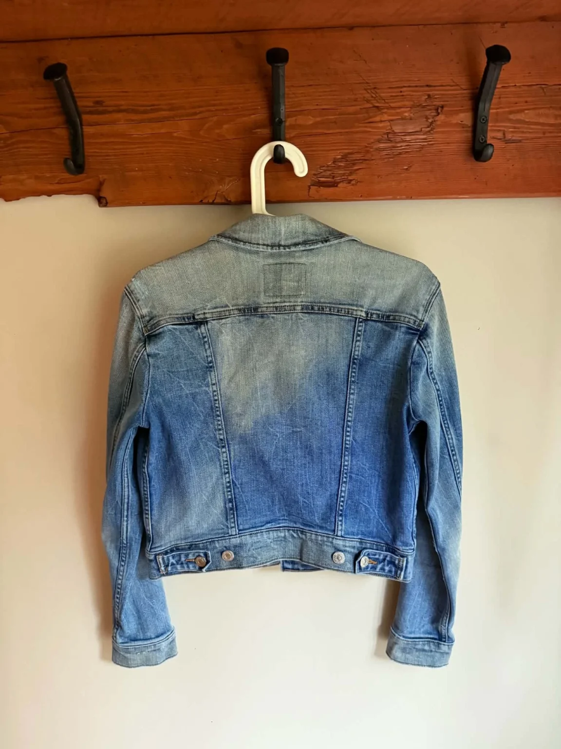 Image for Levi’s denim jacket – Small