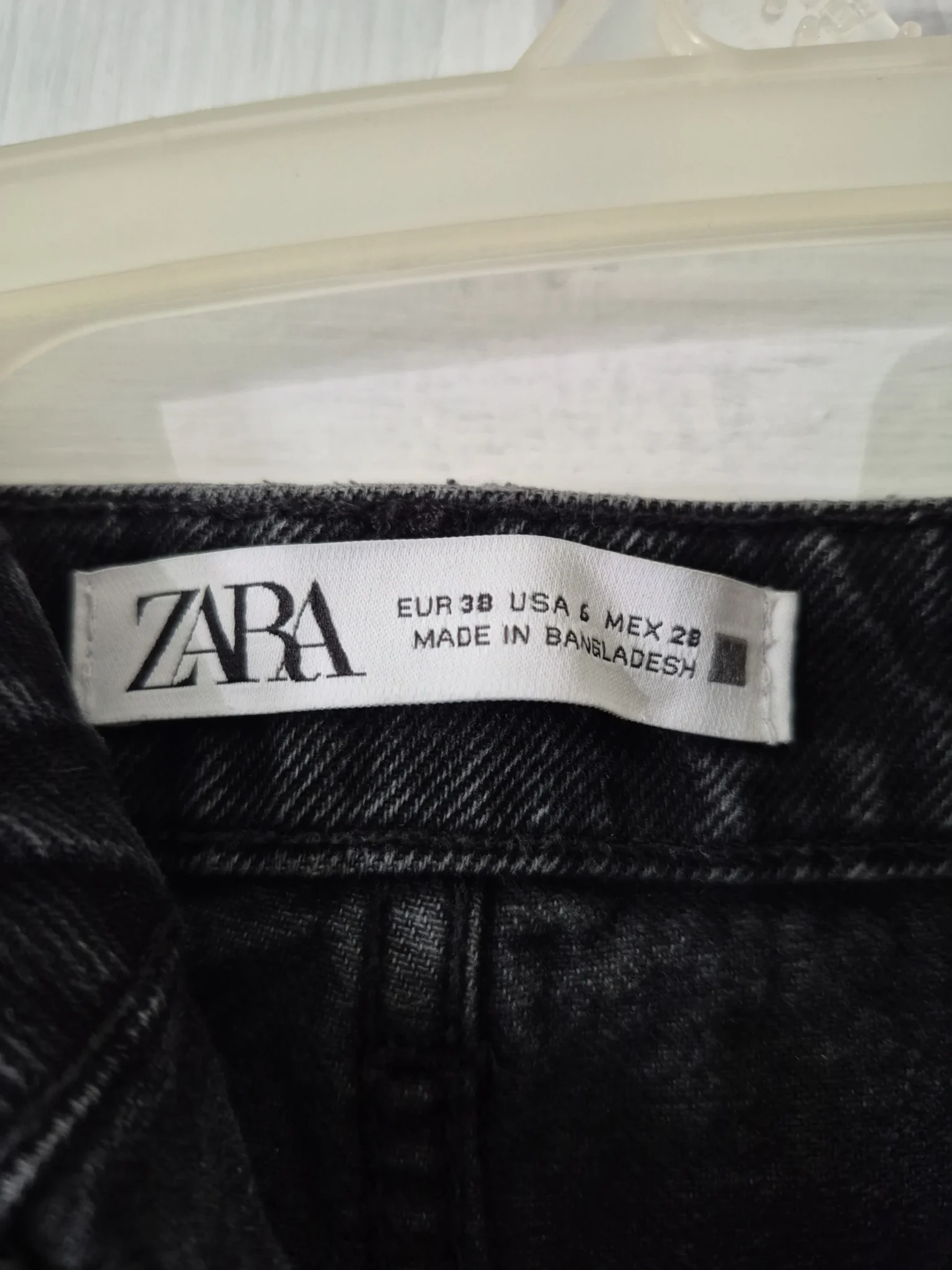 Image for Zara high-waisted shorts, size 6 / 28