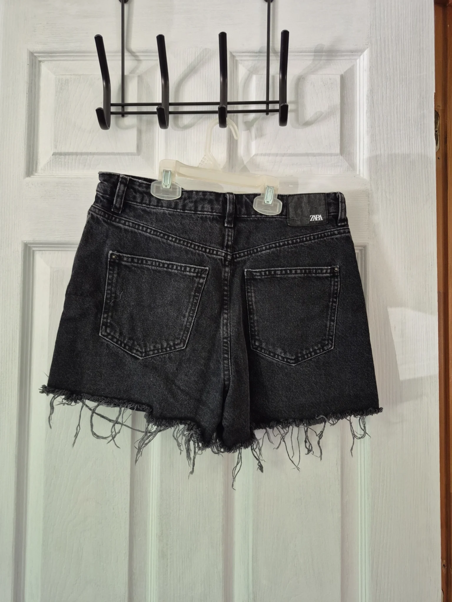 Image for Zara high-waisted shorts, size 6 / 28