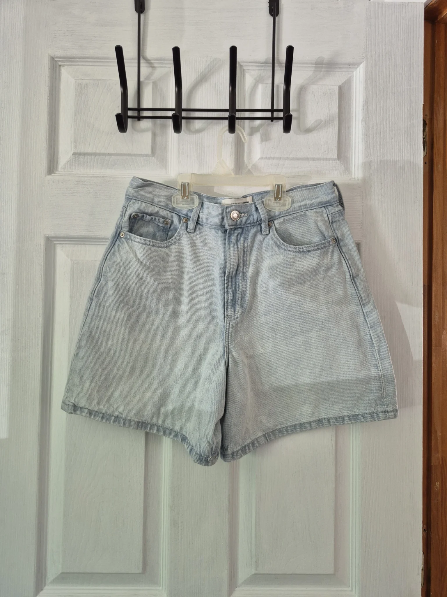 Featured image for Dynamite high-waisted shorts, size 4 / 27