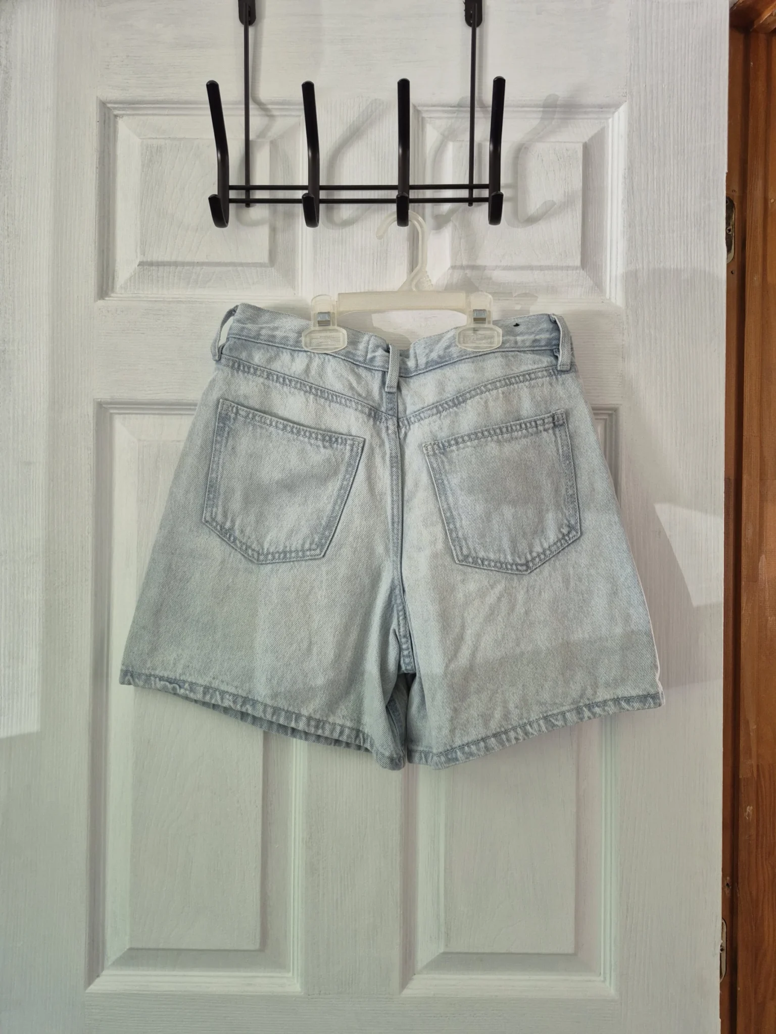 Image for Dynamite high-waisted shorts, size 4 / 27