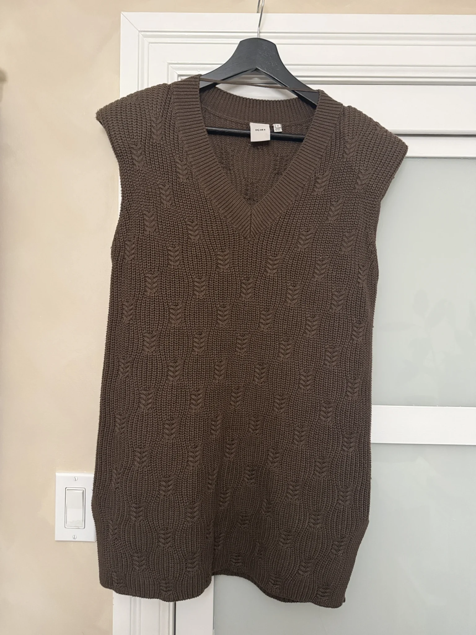Featured image for ICHI – Waistcoat with epaulettes