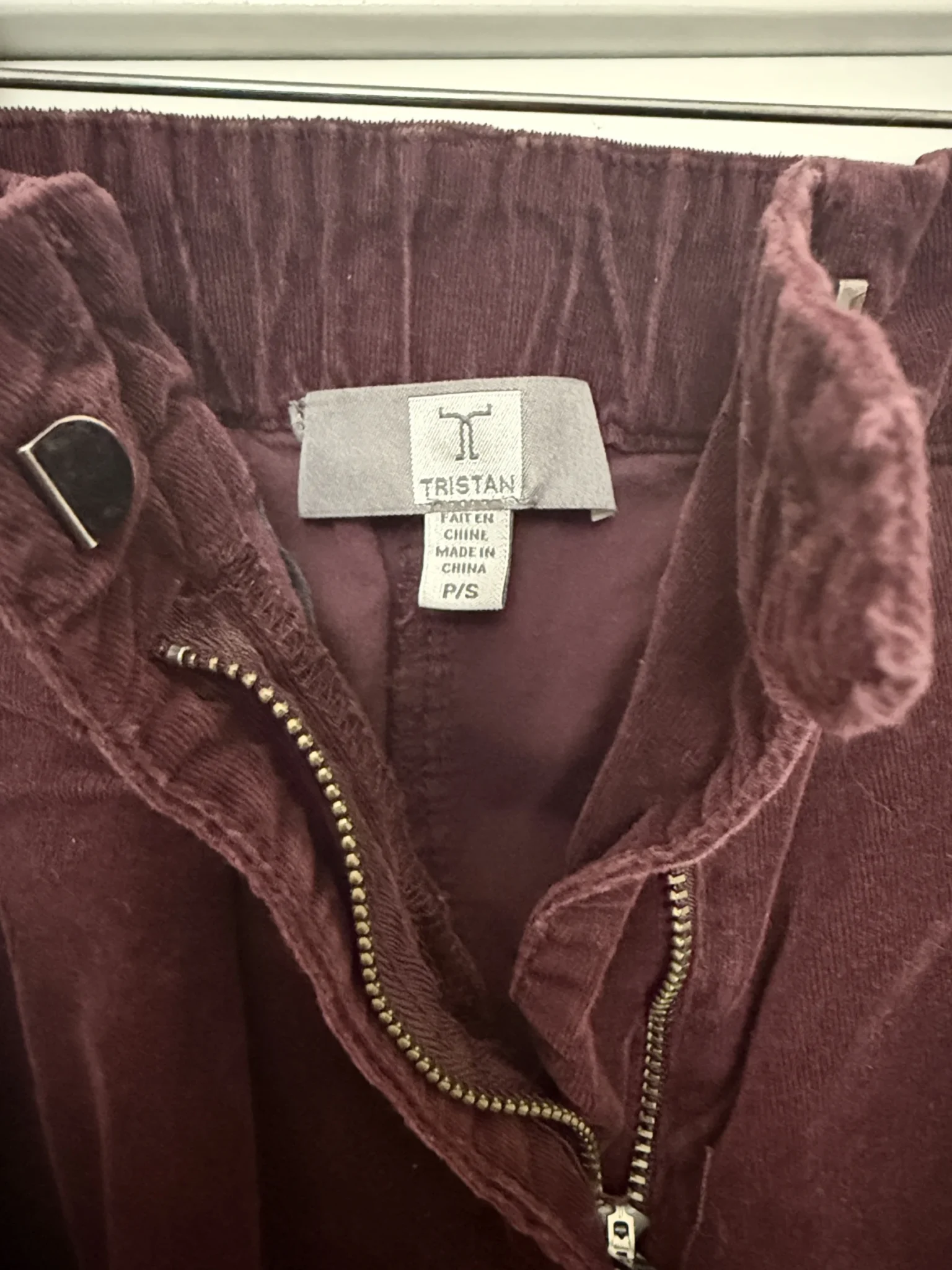 Image for Tristan – burgundy velvet-effect trousers