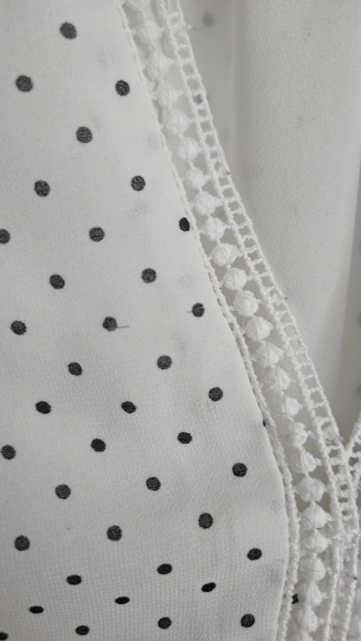 Image for 🌷Sleeveless polka-dot blouse