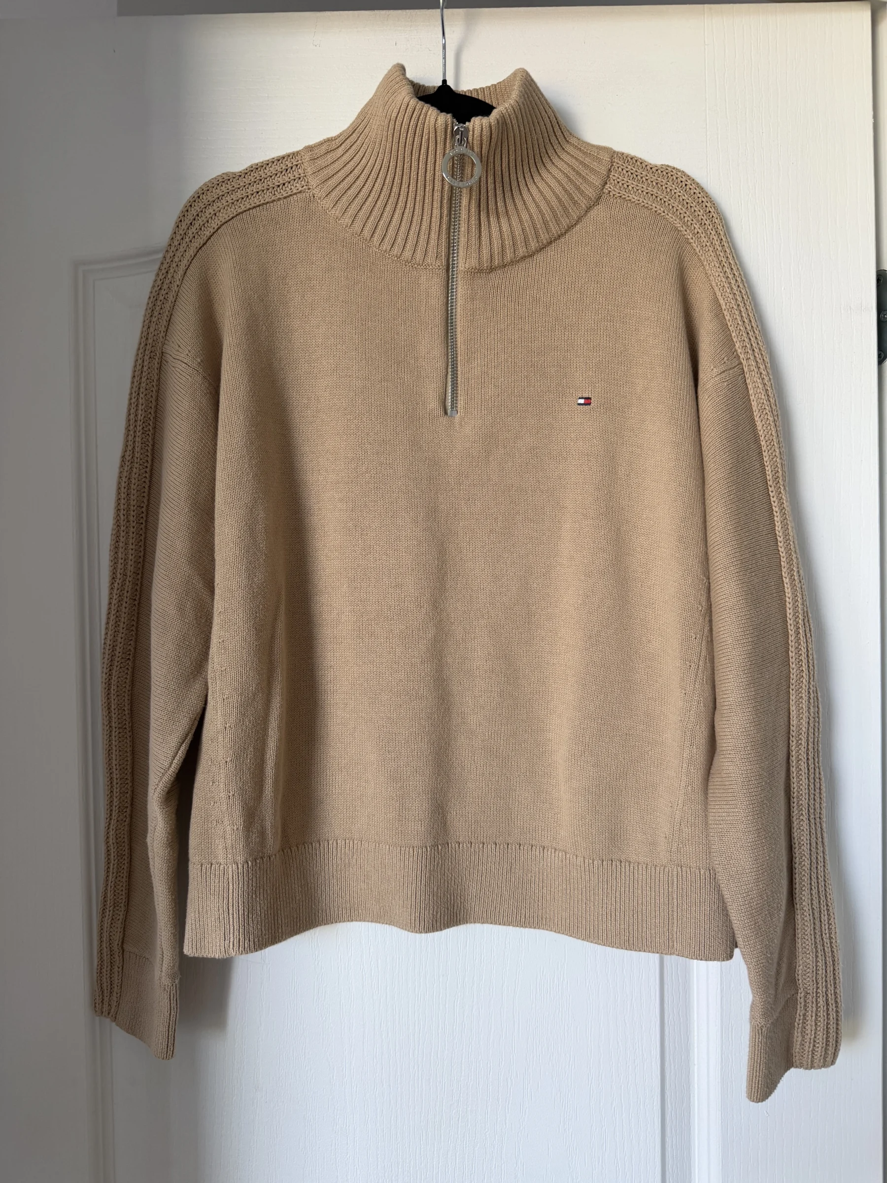 Tommy Hilfiger jumper with a trucker collar, size S, light brown Tommy Hilfiger seconde main