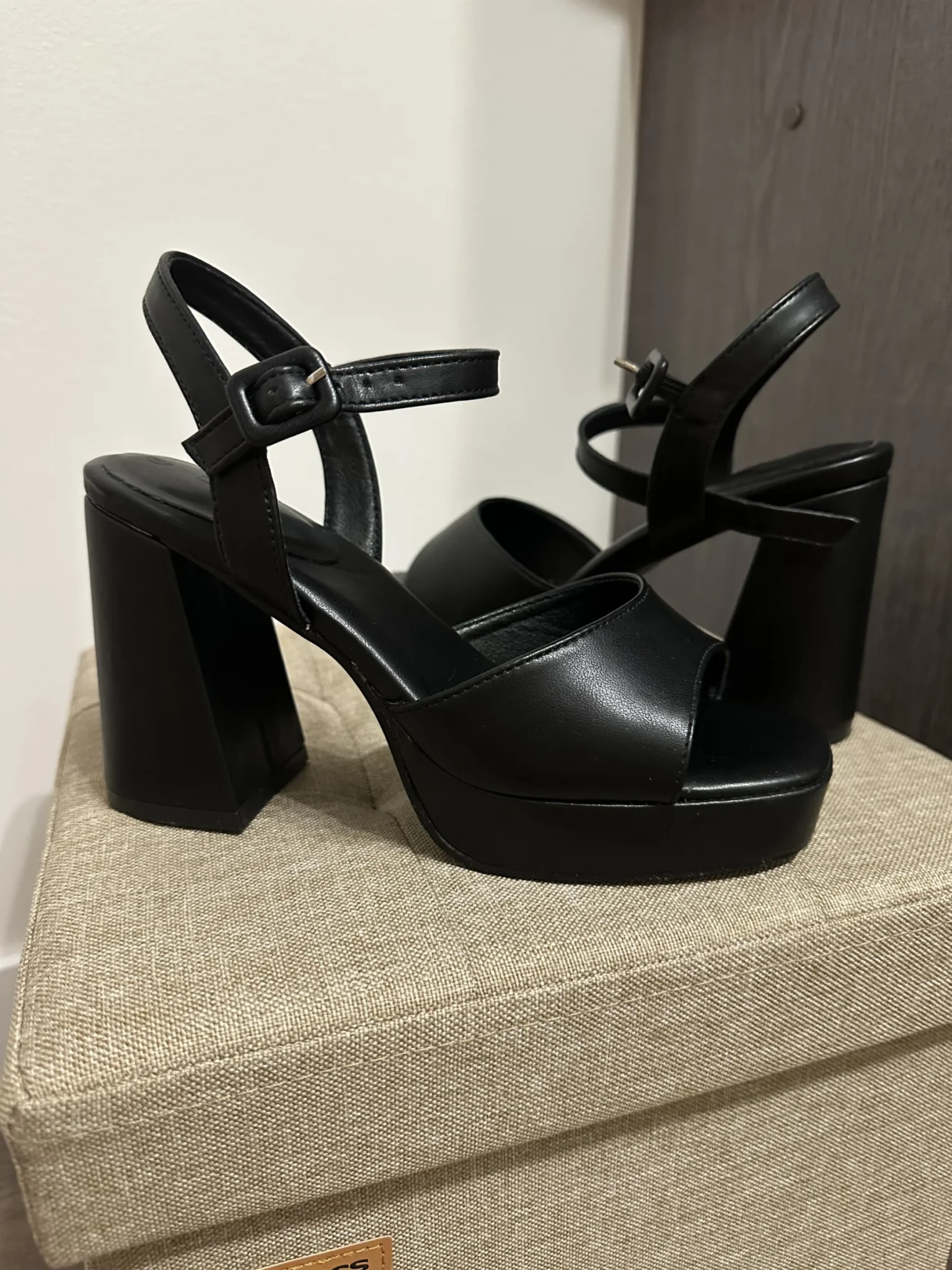 Image for Black sandals