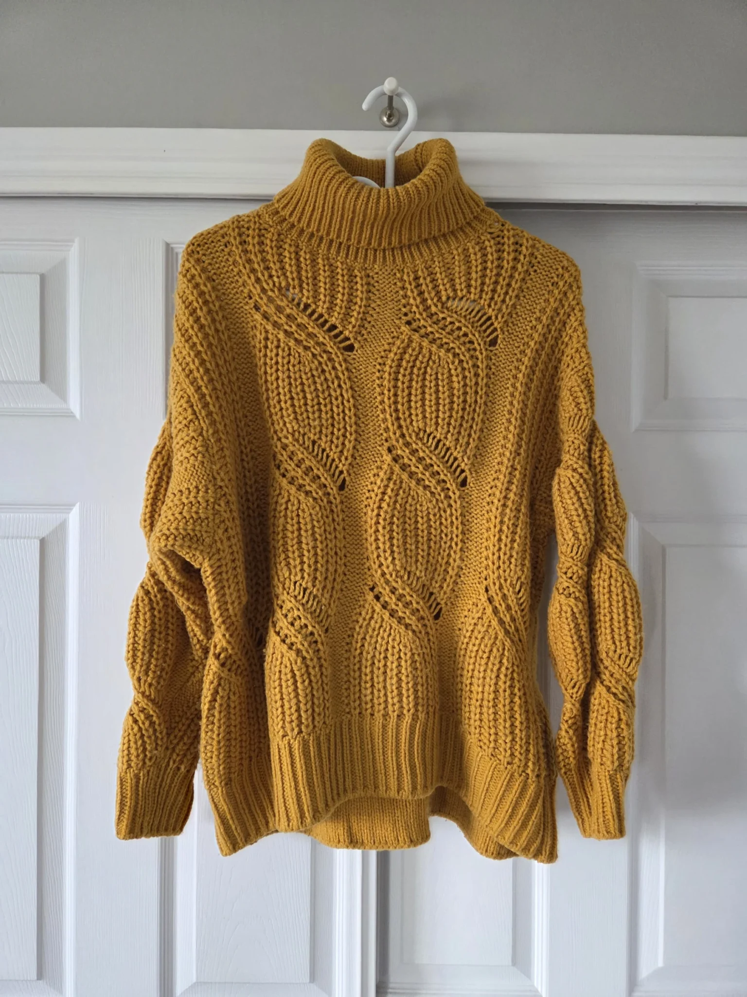 Featured image for Oversized mustard-yellow knitted jumper