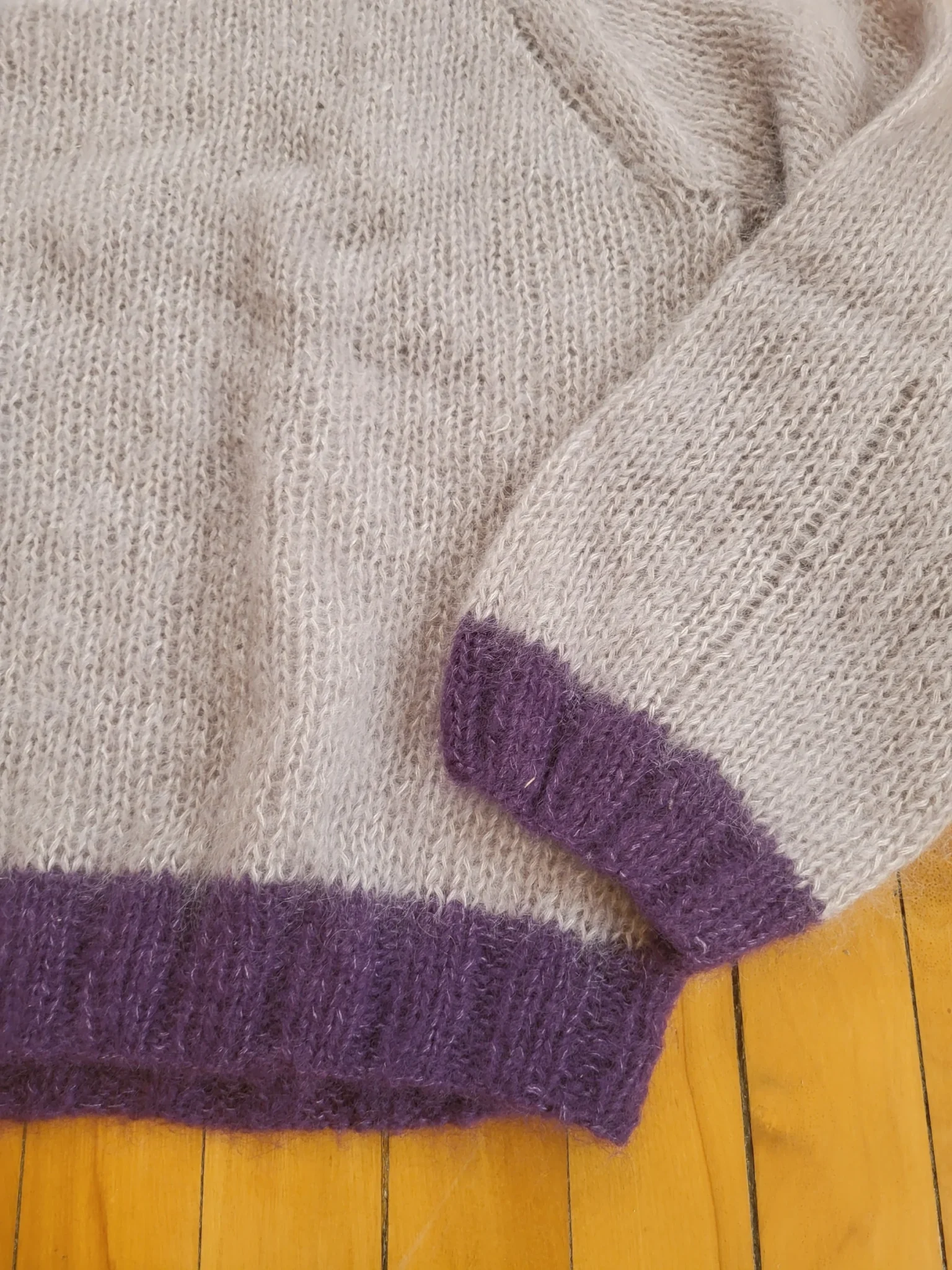 Image for Chandail fait main en tricot - lilas mauve - style mohair
