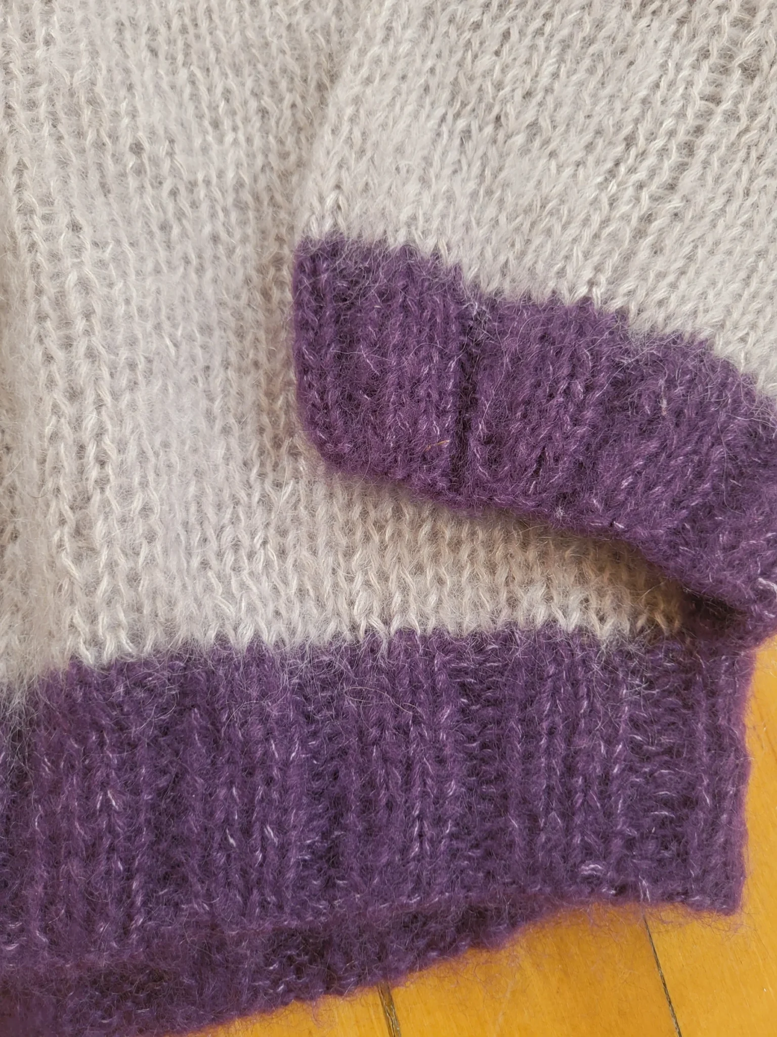 Image for Chandail fait main en tricot - lilas mauve - style mohair