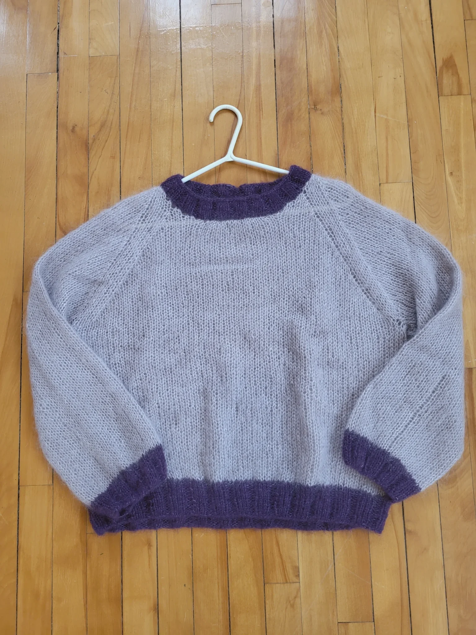 Image for Chandail fait main en tricot - lilas mauve - style mohair
